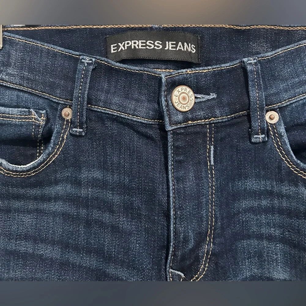 Express Mia mid-rise legging jeans. Size 4R. - Picture 4 of 4